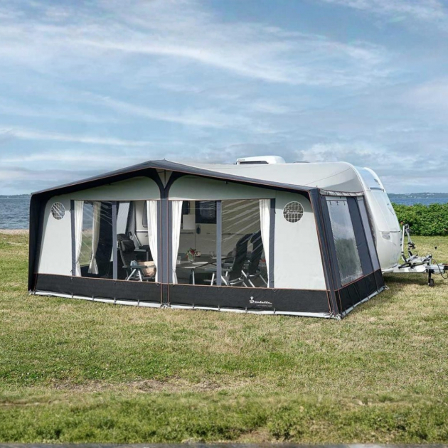 Isabella Commodore Coast