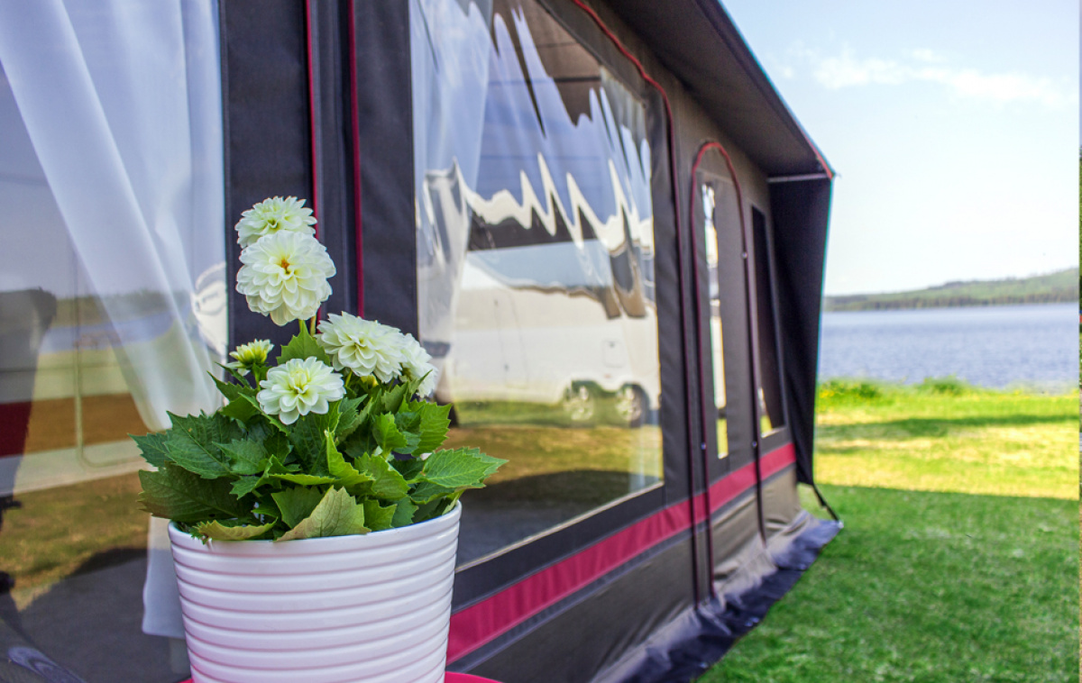 Svenska-Tält Residens 350 XL i gruppen Fortelt & Markiser / Fortelt Campingvogn / A-måttstelt / Dyp 3,5m hos Campmarket (64470)