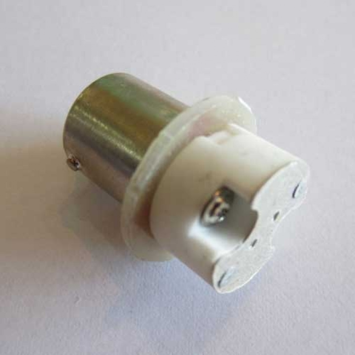 Adapterkontakt BA15s til G4 12V i gruppen Campingvogn & Bobilt / Elektronikk / Innvendig belysning / LED-belysning / LED erstatningslamper hos Campmarket (65085)