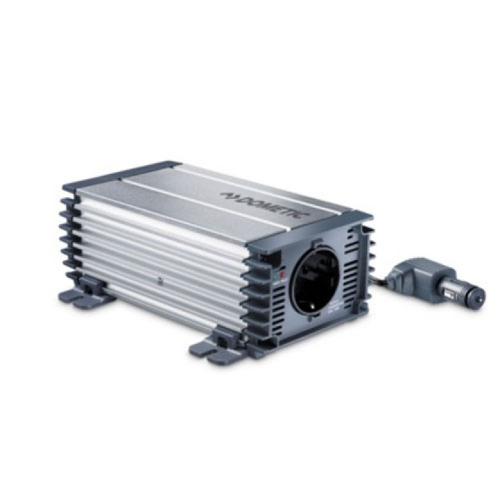 Dometic PerfectPower PP 152 i gruppen Campingvogn & Bobilt / Elektronikk / Batterier & Omformere / Inverter & Omformer / Omformer 12V Til 230V hos Campmarket (65666)