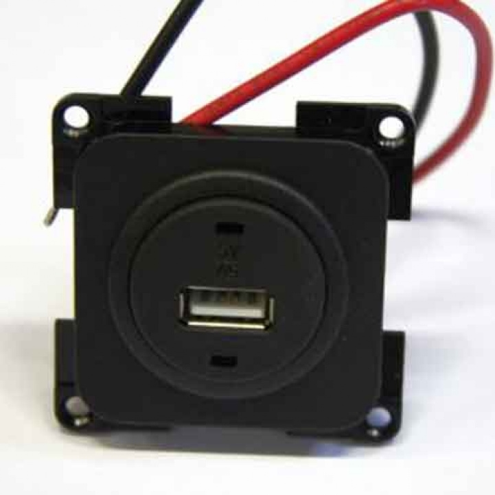 Vegguttak USB Enkel Svart 12 V i gruppen Campingvogn & Bobilt / Elektronikk / Strømbryter & In/Utgang / Uttak USB hos Campmarket (66028)