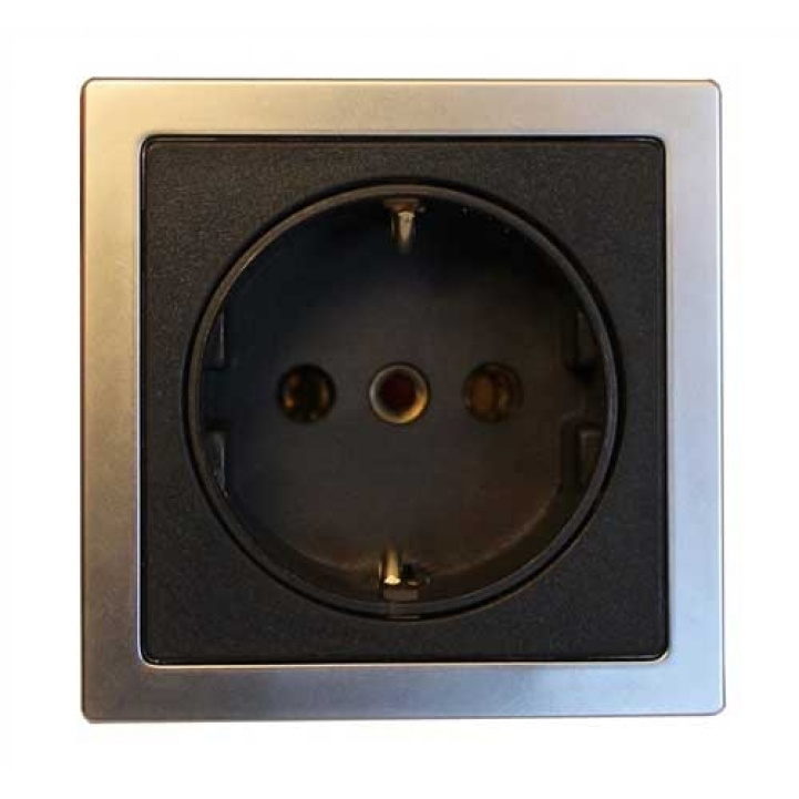 230V Uttak Svart/Krom i gruppen Campingvogn & Bobilt / Elektronikk / Strømbryter & In/Utgang / Uttak 230V hos Campmarket (66632)