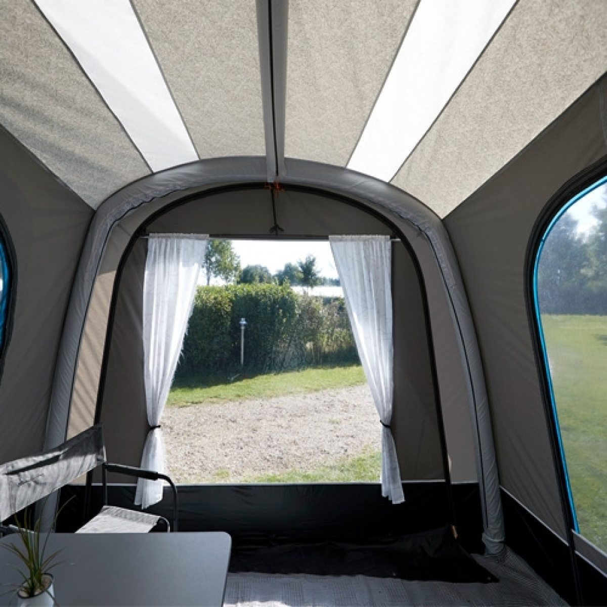 Ventura Lufttelt Vivo i gruppen Fortelt & Markiser / Fortelt Campingvogn / Lufttelt Campingvogn / Ventura Lufttelt Campingvogn hos Campmarket (67282)