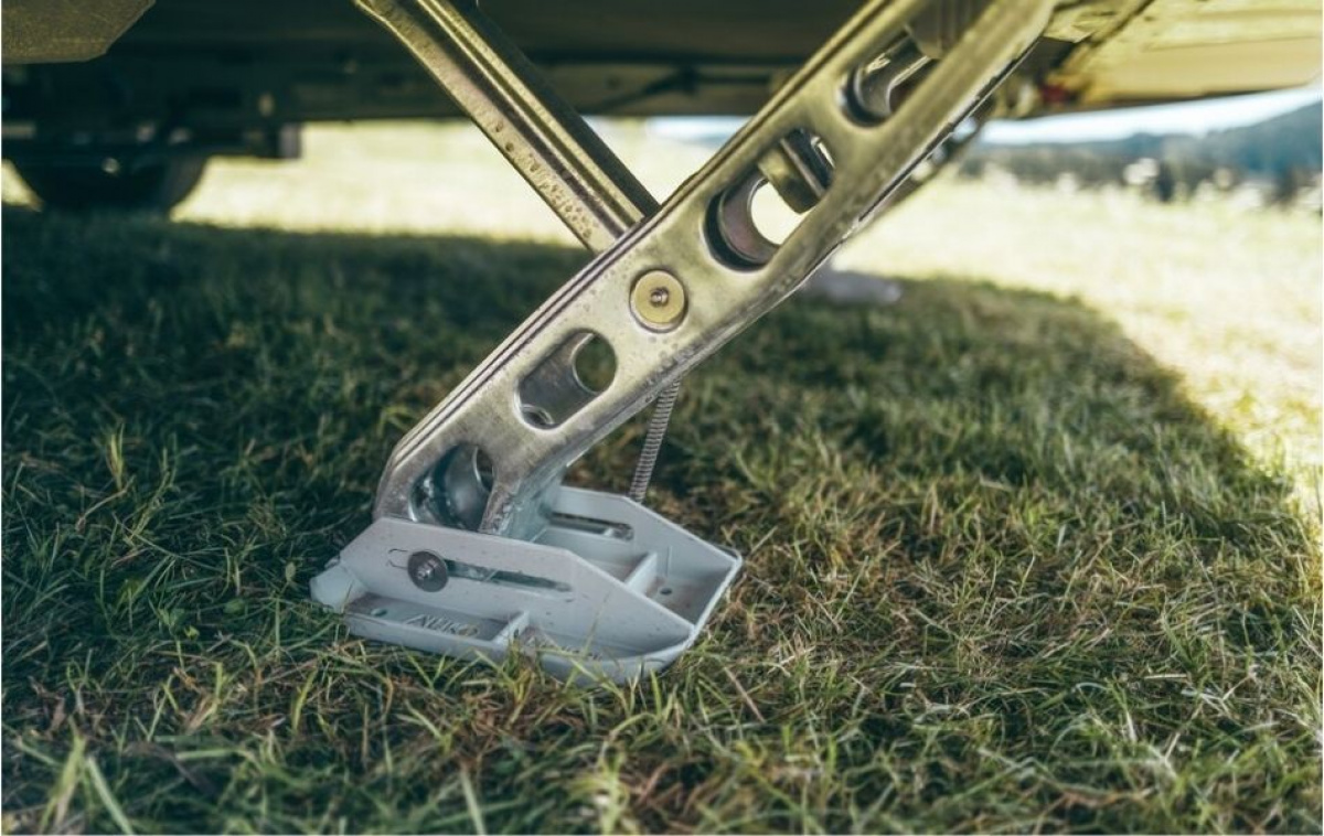 AL-KO UP4 Elektriske Støtteben - Campingvogn i gruppen Campingvogn & Bobilt / Chassis / Støtteben hos Campmarket (68775)