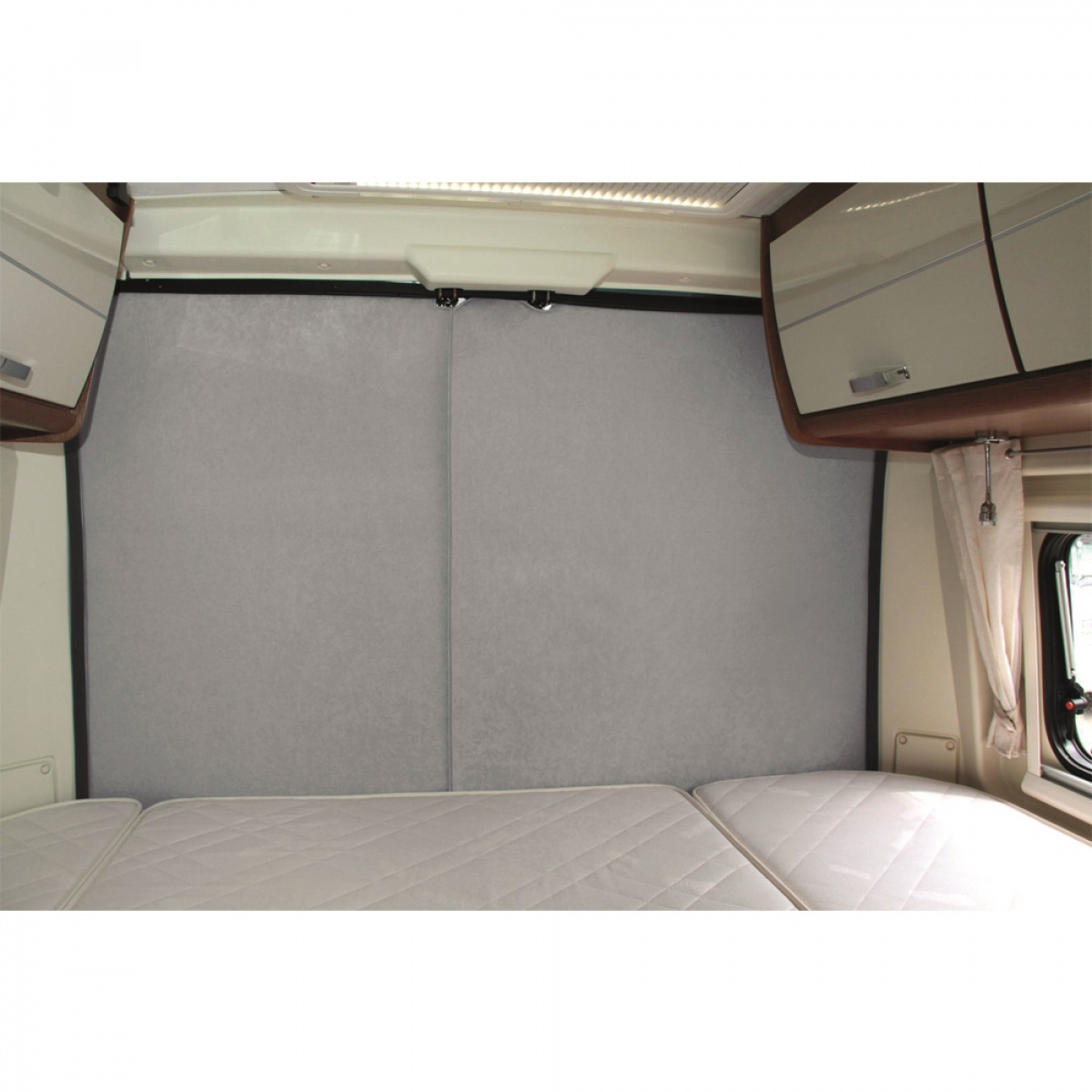 Isolergardin til bakdør delt modell Ducato i gruppen Campingvogn & Bobilt / Tekstilmatter & Overdrag / Isoleringsmatter / Isolasjonsmatter halvintegrerte bobiler / Fiat Ducato 2015- hos Campmarket (69119)