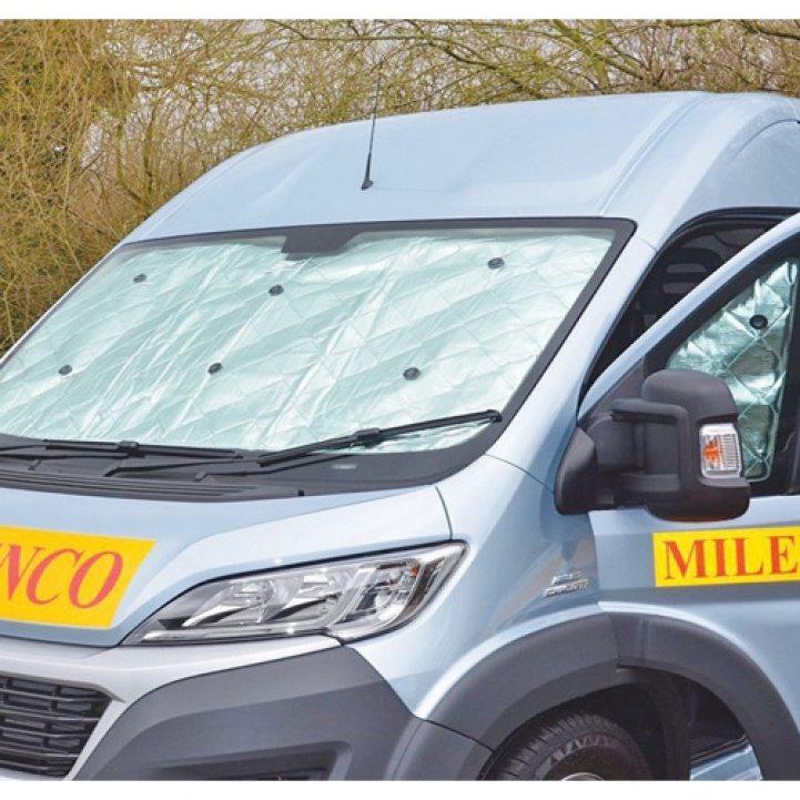 Milenco Innvendig Isoleringsmatte Universal i gruppen Campingvogn & Bobilt / Tekstilmatter & Overdrag / Isoleringsmatter / Øvrige Isolermatter hos Campmarket (69918)