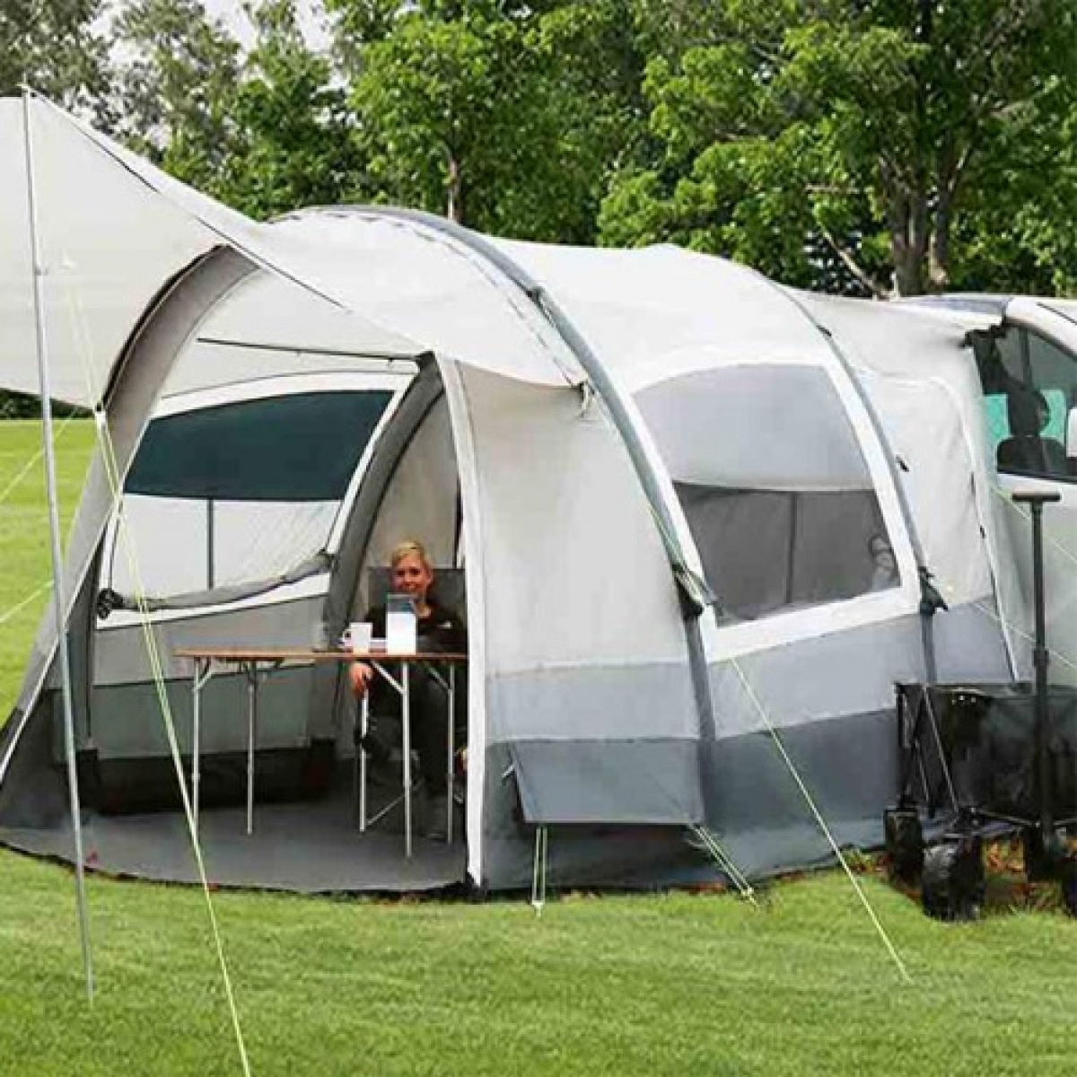 Reimo Frittstående Bakgaveltelt Tour Van AIr T3/T4/T5/T6 i gruppen Campingvogn & Bobilt / Van & Plåtbiter / Fortelt Van / Lufttelt hos Campmarket (69943)