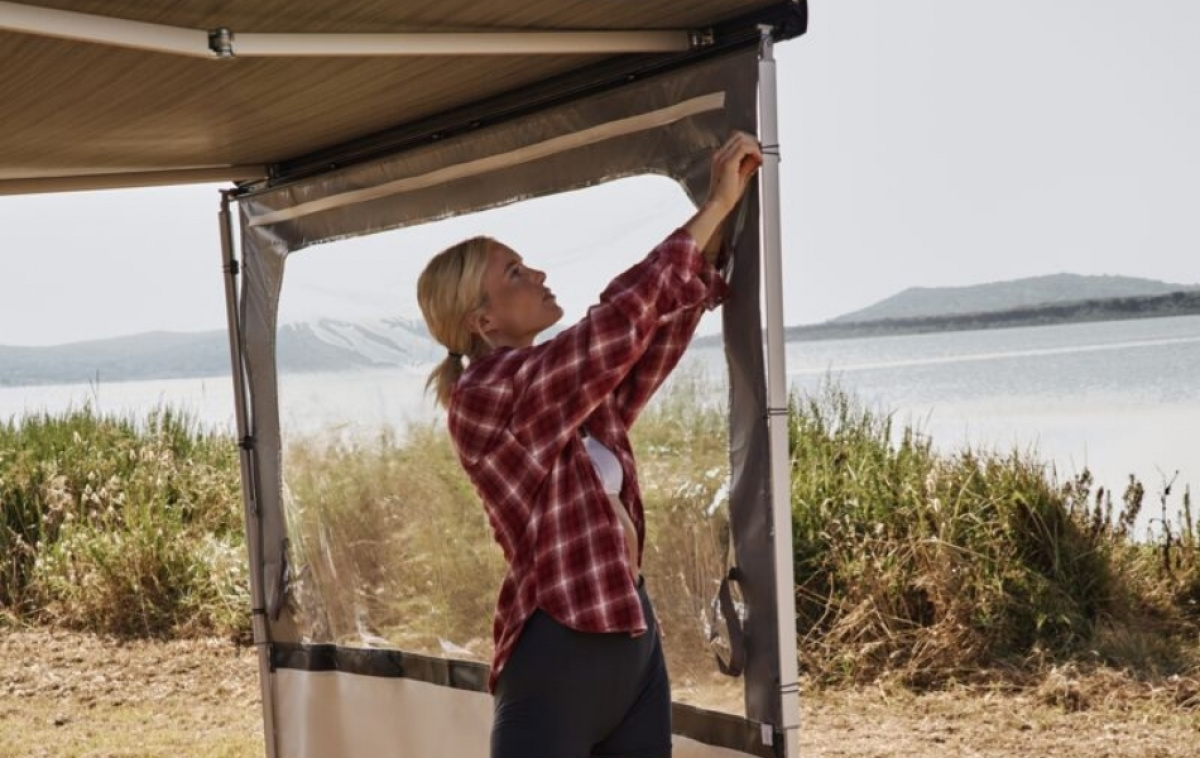 Fiamma Blocker Pro i gruppen Fortelt & Markiser / Markiser / Campingvognmarkiser / Front & Gavler Campingvognmarkiser / Sider og fronter Caravanstore hos Campmarket (69952)