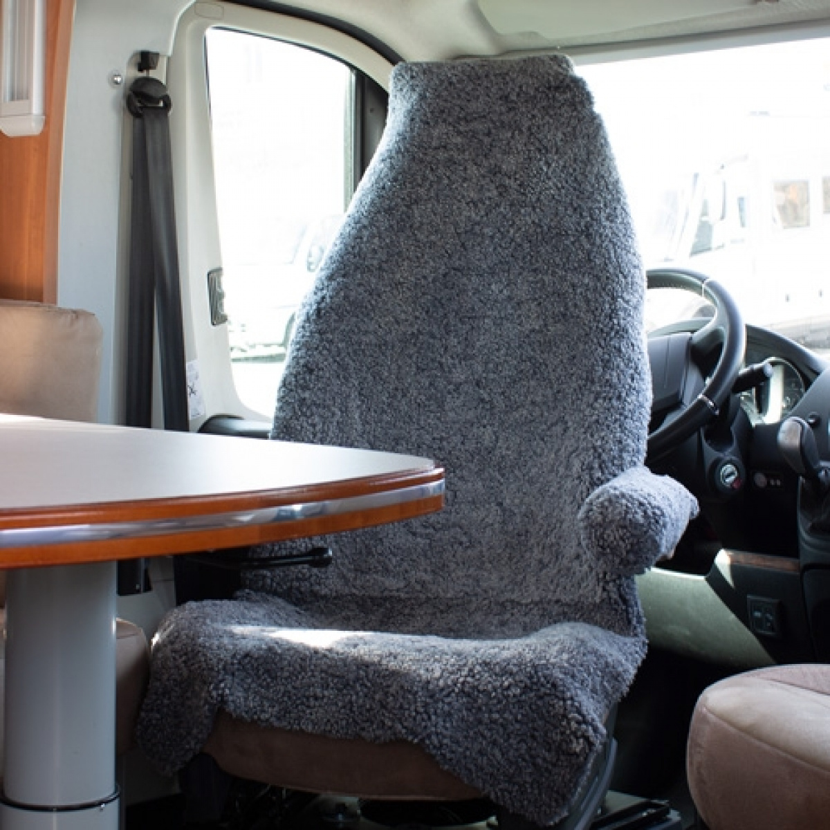Fåreskinnsdeksel Sett med 3 stk skinn Grå i gruppen Campingvogn & Bobilt / Tekstilmatter & Overdrag / Stoltrekk hos Campmarket (70886)