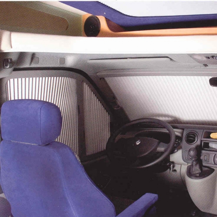 REMIS Front Renault Master 2010- For biler uten regnsensor i gruppen Campingvogn & Bobilt / Tekstilmatter & Overdrag / Mørklegningsgardiner hos Campmarket (71210)