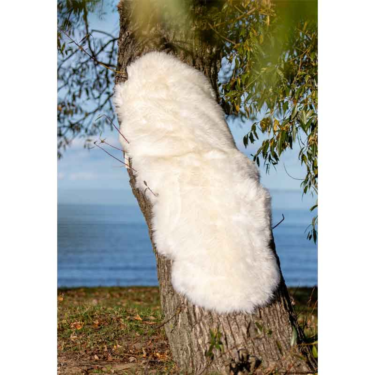 Lammeskinnsfell Mild Hvit 180x60cm Royal Camping i gruppen VINTER / Vinterartikler hos Campmarket (73801)