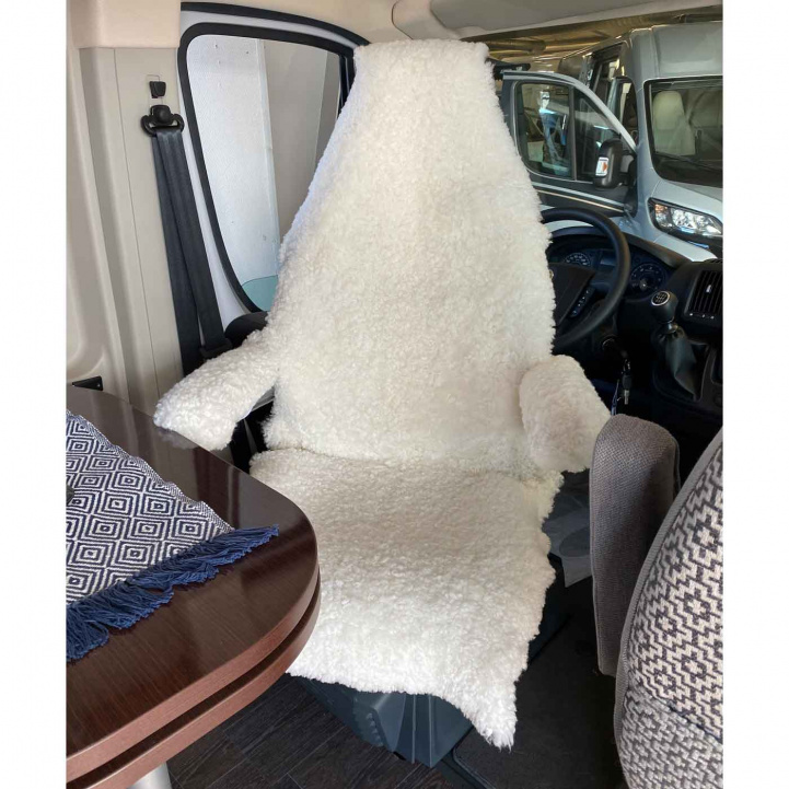 Fåreskinnskledning Curly Hvit 3-deler Royal Camping i gruppen Campingvogn & Bobilt / Tekstilmatter & Overdrag / Stoltrekk hos Campmarket (73804)