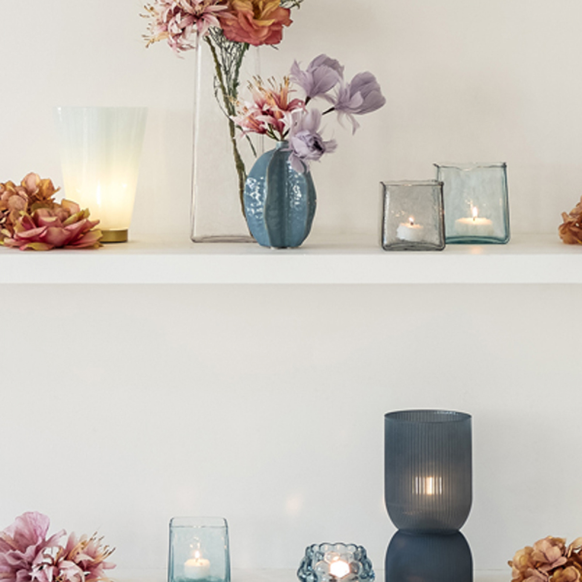 Lampe Phoebe Glass Blågrå 12x19,5cm i gruppen Hjem & Innredning / Belysning & Lykter hos Campmarket (75072)