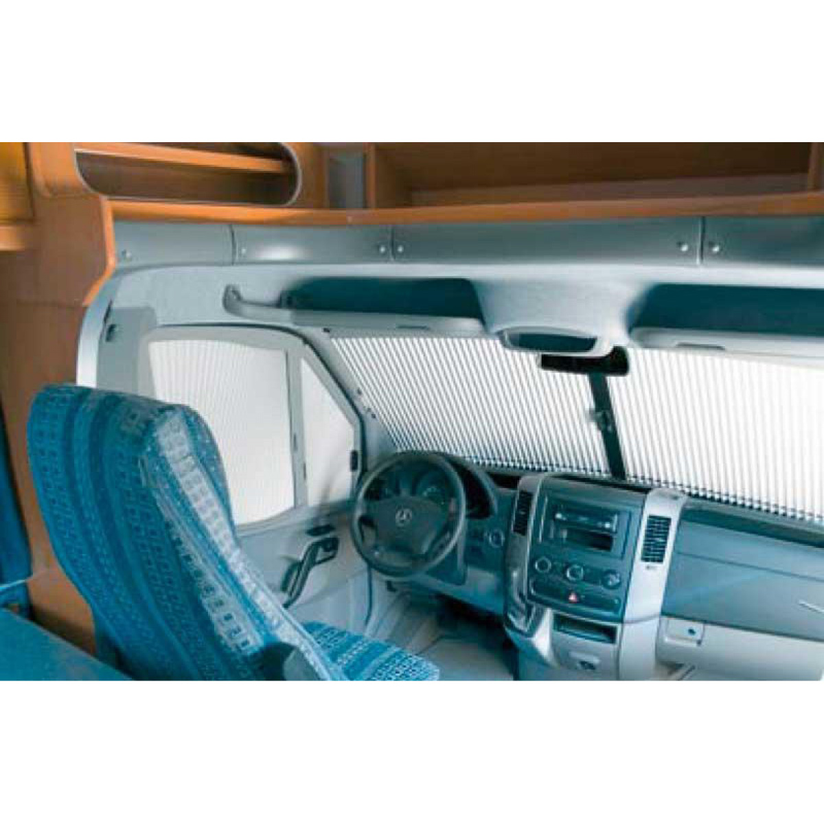 RemiGardin Frontgardin Sprinter/Crafter 07-17 i gruppen Campingvogn & Bobilt / Tekstilmatter & Overdrag / Mørklegningsgardiner hos Campmarket (76058)