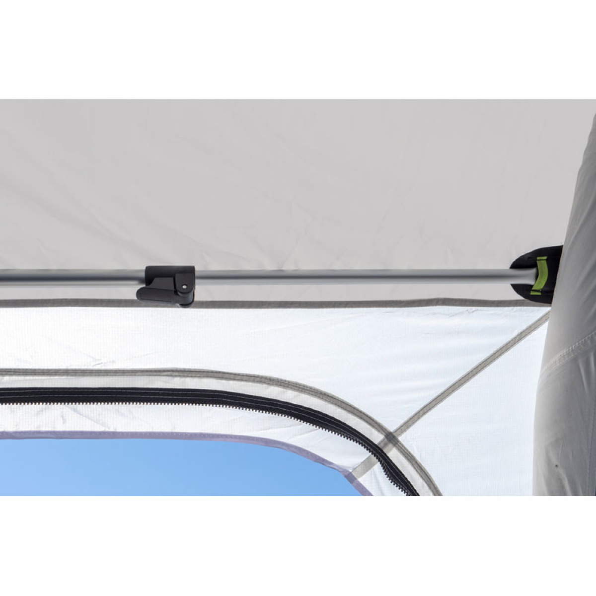 Soltak Adria Action Air 391 i gruppen Fortelt & Markiser / Fortelt Campingvogn / Spesialtelt hos Campmarket (76736)