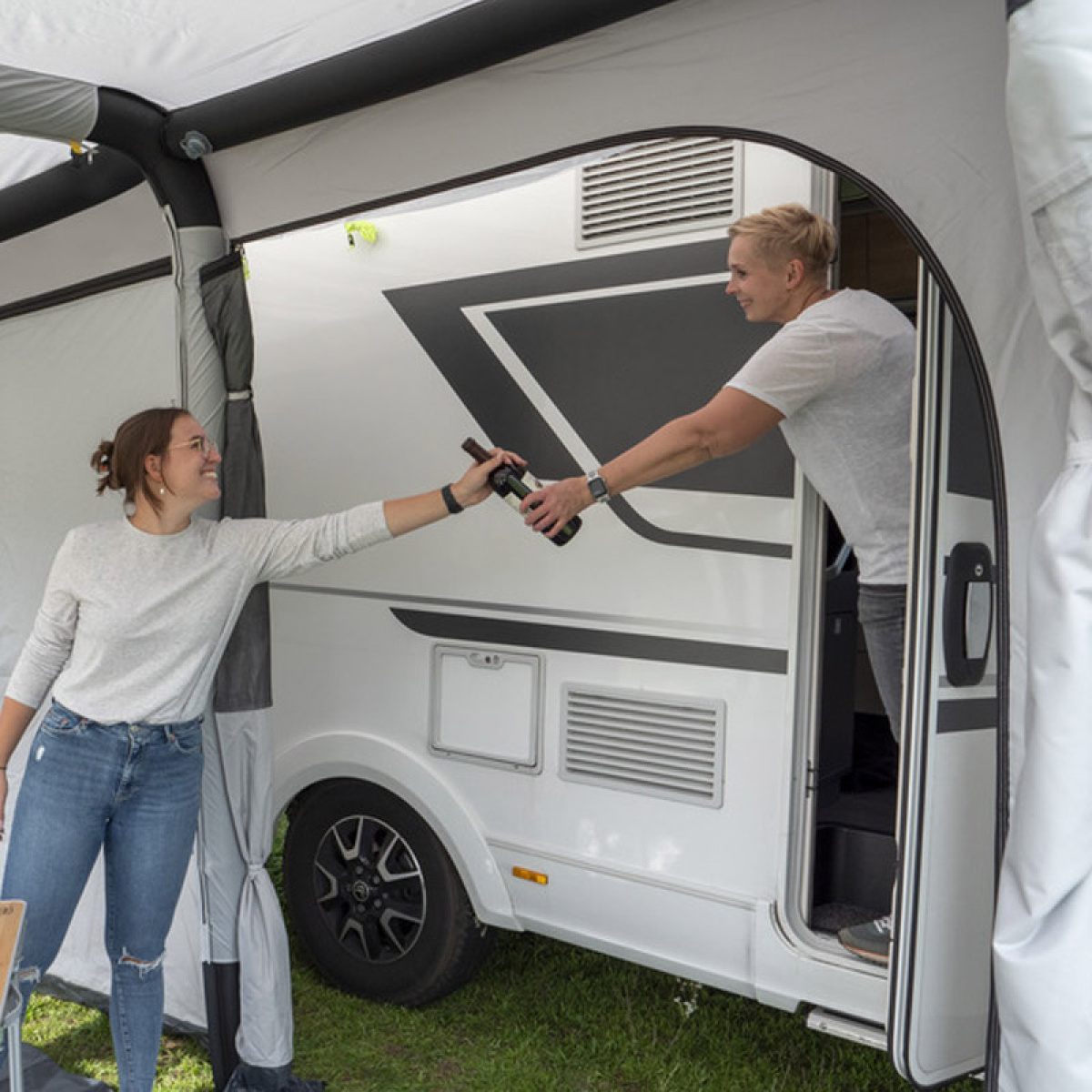 ReimoTent Frittstående Lufttelt Tour Ponza 390 i gruppen Fortelt & Markiser / Fortelt Bobil / Lufttelt Boblebil / Reimo Lufttelt Bobil hos Campmarket (77632)