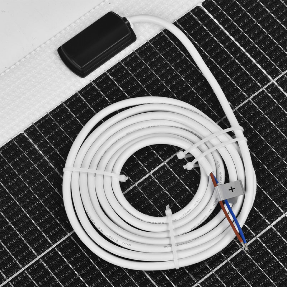 Sunwind Fleksibel Solpanel Gotland 60w Firkantet i gruppen Campingvogn & Bobilt / Elektronikk / Solpaneler hos Campmarket (79330)