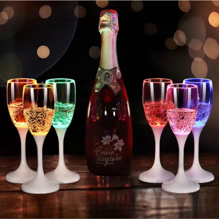 Strålende Proseccoglass 12cl i gruppen Husholdning & Kjøkken / Glass & Krus / Champagneglass hos Campmarket (79859)