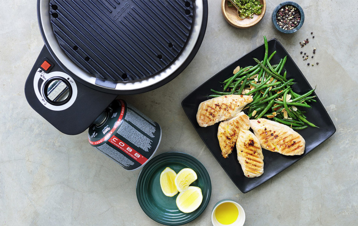Cobb Gassgrill Premier Gas Deluxe i gruppen Husholdning & Kjøkken / Griller / Gassgrill hos Campmarket (80516)