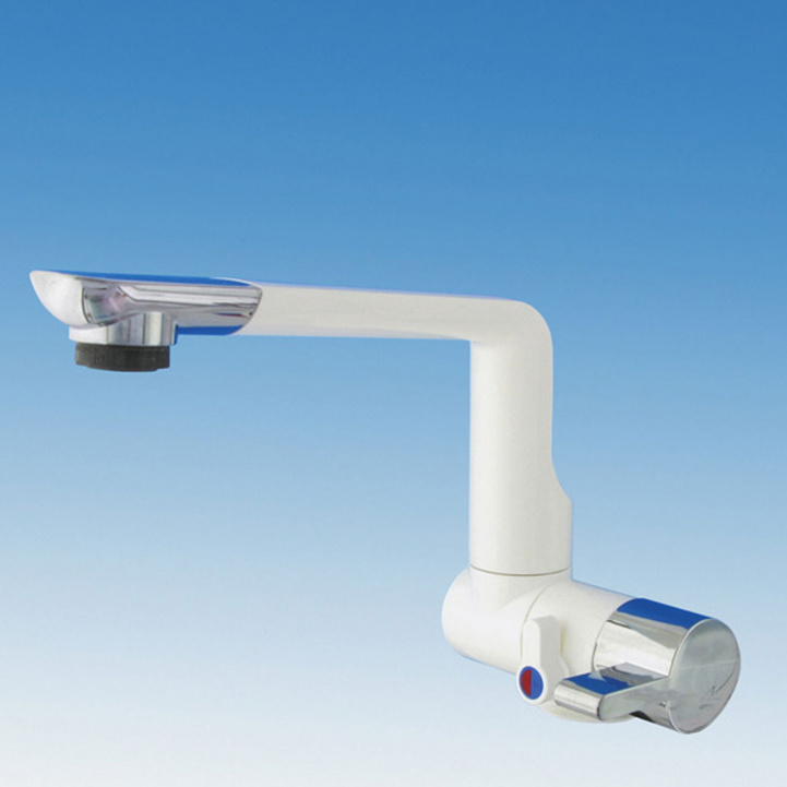 Comet Kran Arona Hvit/Krom Slangnippel i gruppen Vann & Sanitær / Vann / Vannkraner / Kaldt & Varmt vannkraner hos Campmarket (81040)