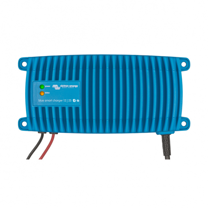 Victron Batterilader Blue Smart IP67 12/25(1)230V 7/7 i gruppen Campingvogn & Bobilt / Elektronikk / Batterier & Omformere / Batterilader hos Campmarket (81273)