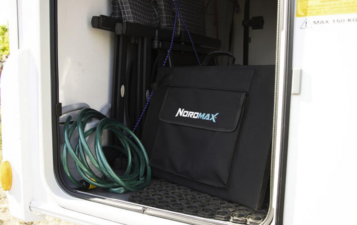 Nordmax Bærbart Solcellepanel 100W i gruppen Campingvogn & Bobilt / Elektronikk / Solpaneler hos Campmarket (81455)
