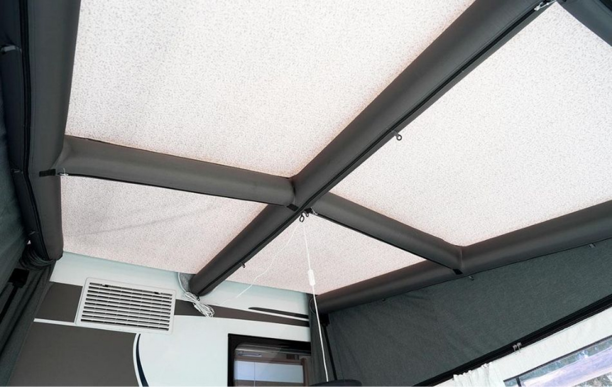 Ventura Lufttelt Aura 400 i gruppen Fortelt & Markiser / Fortelt Campingvogn / Lufttelt Campingvogn / Ventura Lufttelt Campingvogn hos Campmarket (82486)