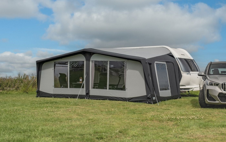 Telta Apex 300 i gruppen Fortelt & Markiser / Fortelt Campingvogn / Lufttelt Campingvogn / A-måltilpassede Lufttelt Campingvogn hos Campmarket (82502)