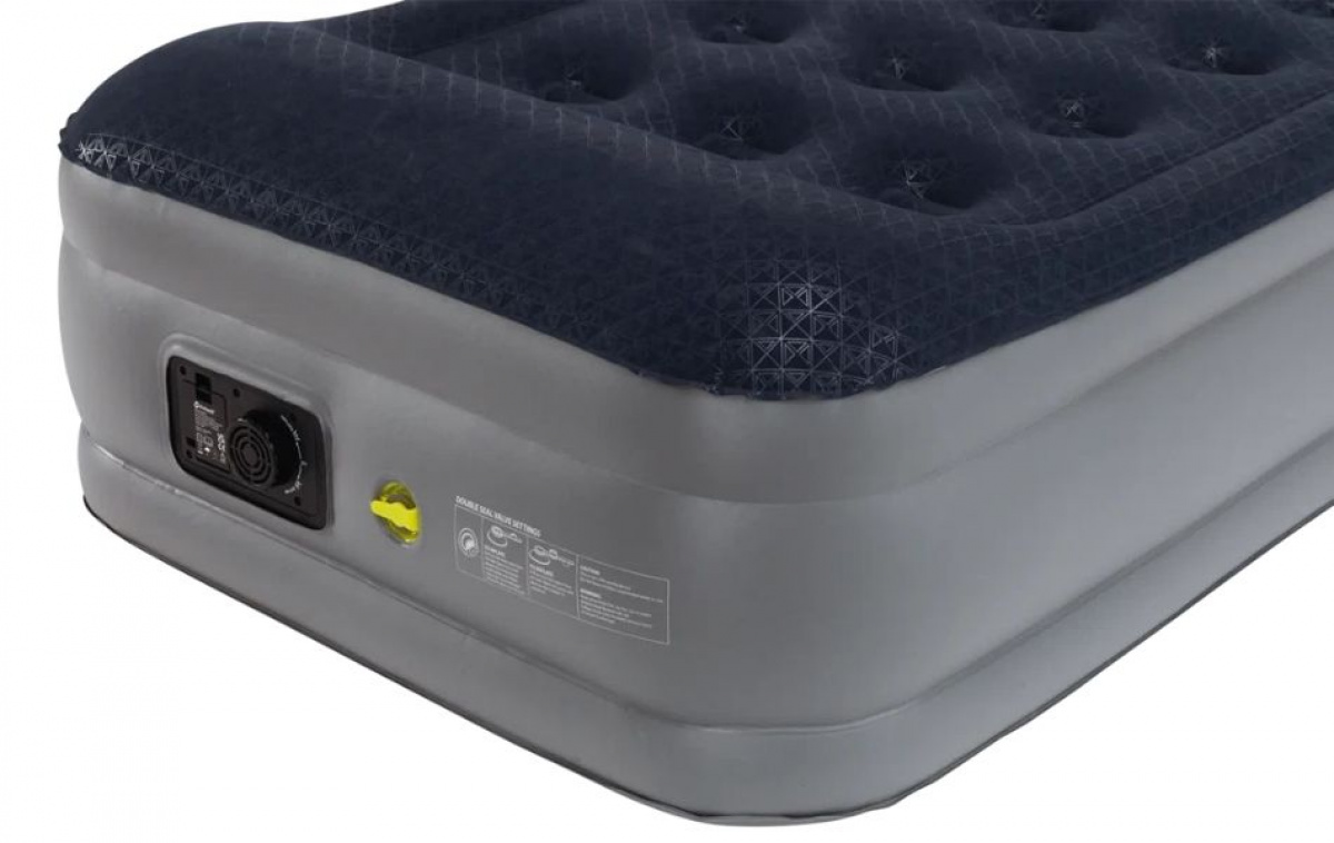 Outwell Luftmadrass Superior Single med innebygd pumpe i gruppen Utendørs / Soveutstyr hos Campmarket (83138)