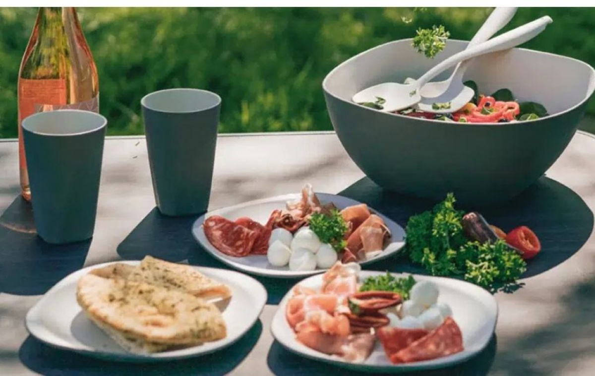 Outwell Servise 8 deler Gala Shadow Green i gruppen Husholdning & Kjøkken / Servering / Serviser hos Campmarket (83152)