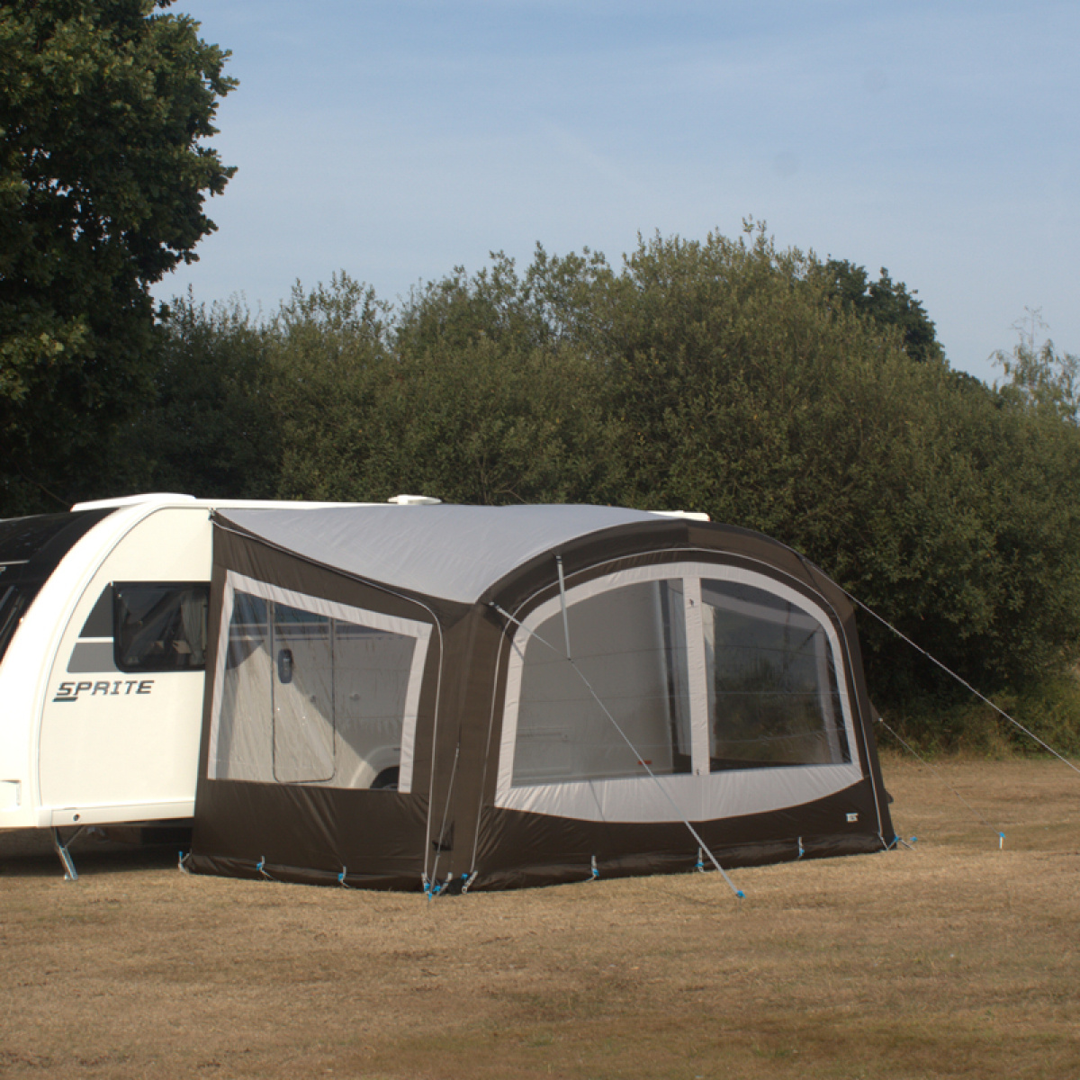 Telta Sky 400 V2 i gruppen Fortelt & Markiser / Markiser / Campingvognmarkiser / Luftmarkise hos Campmarket (83782)