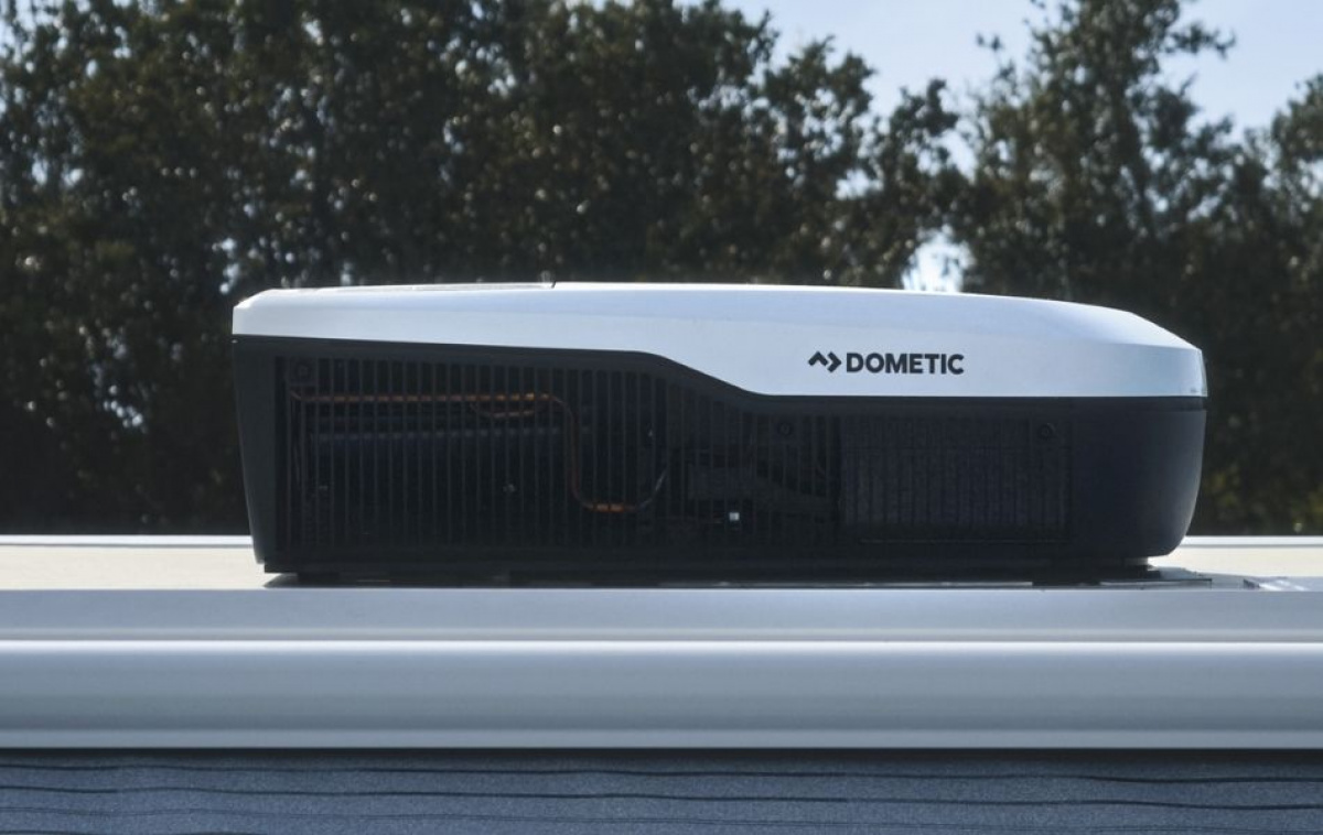 Dometic AC FreshJet FJX7 2600 i gruppen Campingvogn & Bobilt / Varme, Kulde & Ventilasjon / AC / Takmontert Luftkondisjonering hos Campmarket (83840)