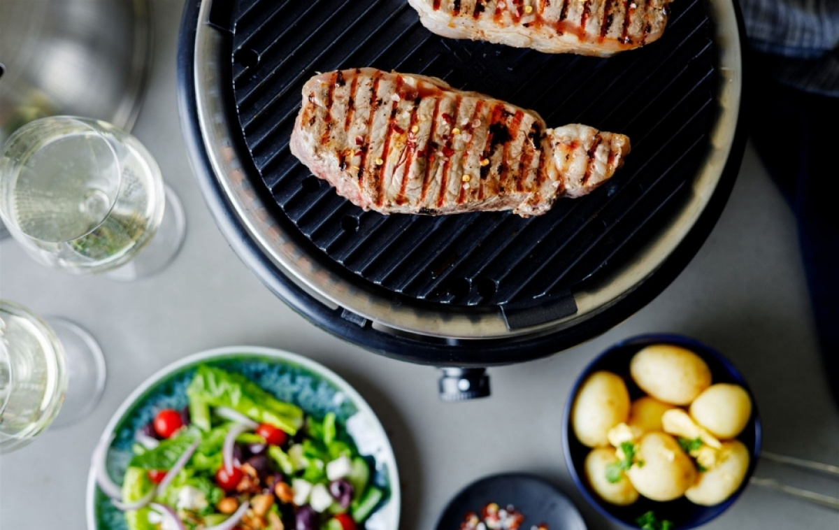 Cobb Premier+ Gas Deluxe 30mbar i gruppen Husholdning & Kjøkken / Griller / Gassgrill hos Campmarket (83959)