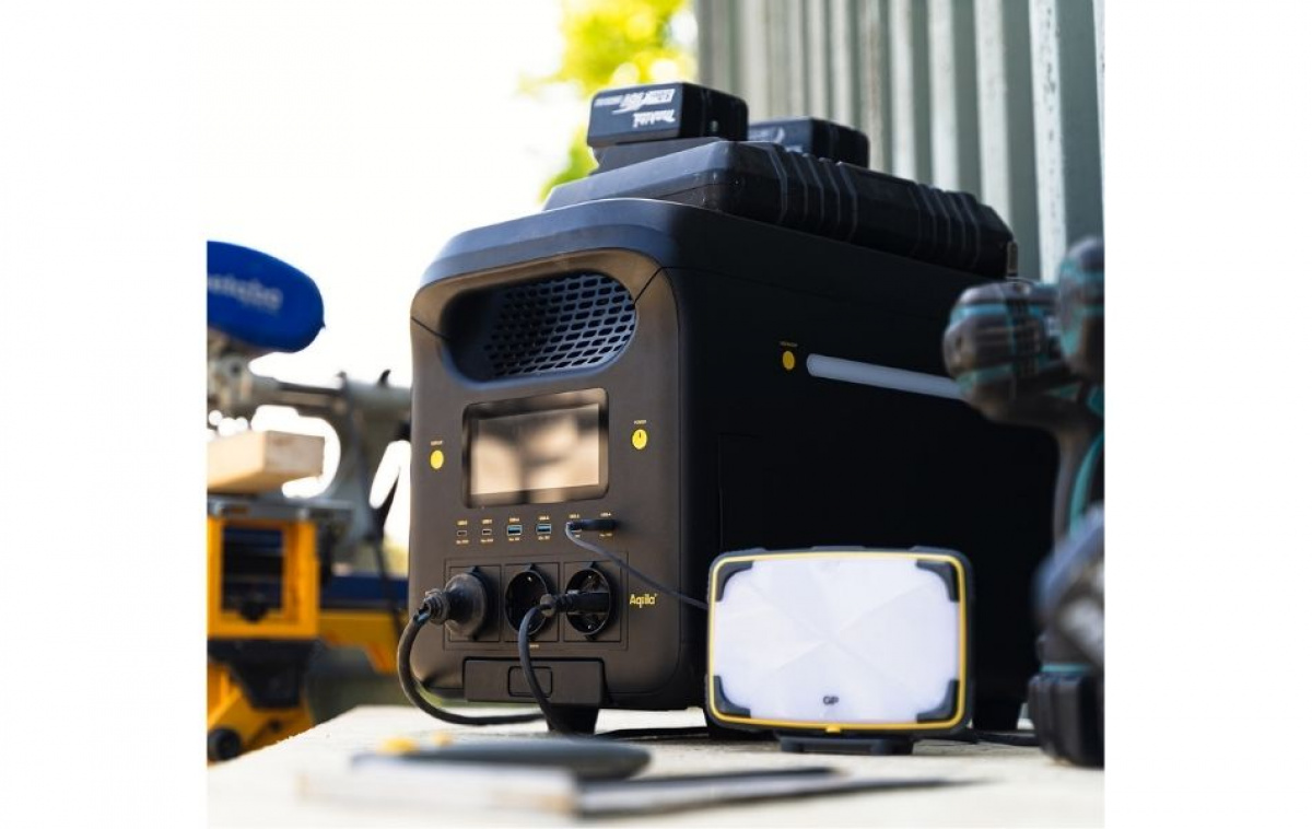 Aqiila Powerbird Powerstation S3000V2 i gruppen Campingvogn & Bobilt / Elektronikk / Elsentraler & Elverk / Strømgenerator hos Campmarket (83996)