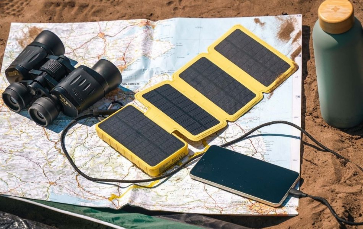 Aqiila Powerbird 2in1 Powerbank & Solpanel BS10 i gruppen Campingvogn & Bobilt / Elektronikk / Solpaneler hos Campmarket (84018)