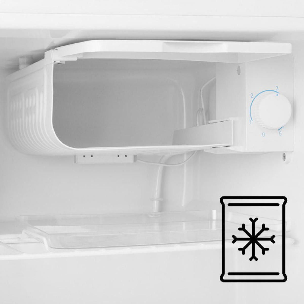 Manta Kjøleskap 46L 230V Sølv-Svart i gruppen Campingvogn & Bobilt / Varme, Kulde & Ventilasjon / Kjøleskap & Kjølebokser / Øvrige Kjøleskap/Frysere hos Campmarket (84278)