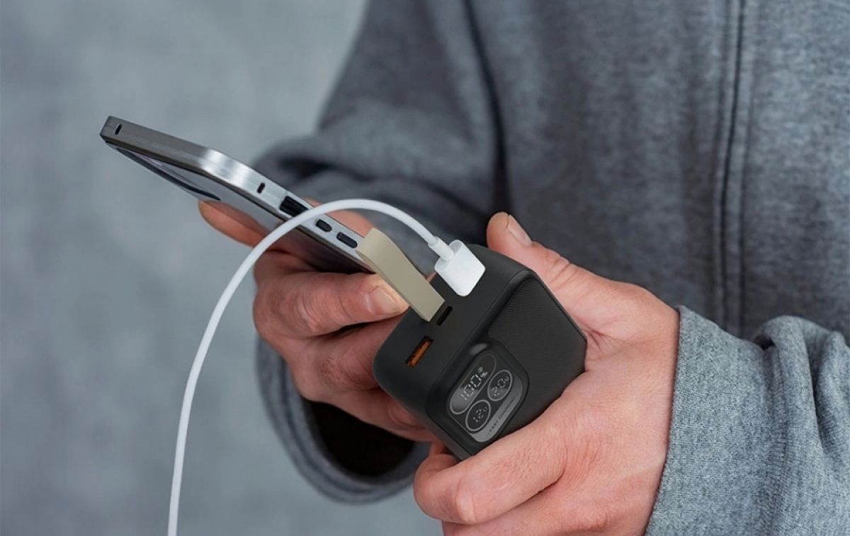 Hawk Powerbank 30000mAh i gruppen Campingvogn & Bobilt / Elektronikk / Smarte Hjelpemidler hos Campmarket (85012)