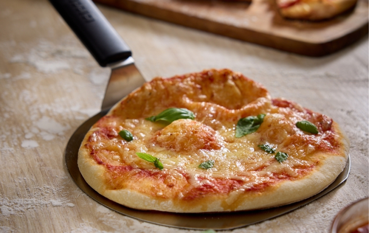 Omnia Pizzaspade i gruppen Husholdning & Kjøkken / Griller / Grilltilbehør / Grilltilbehør for pizza hos Campmarket (85215)